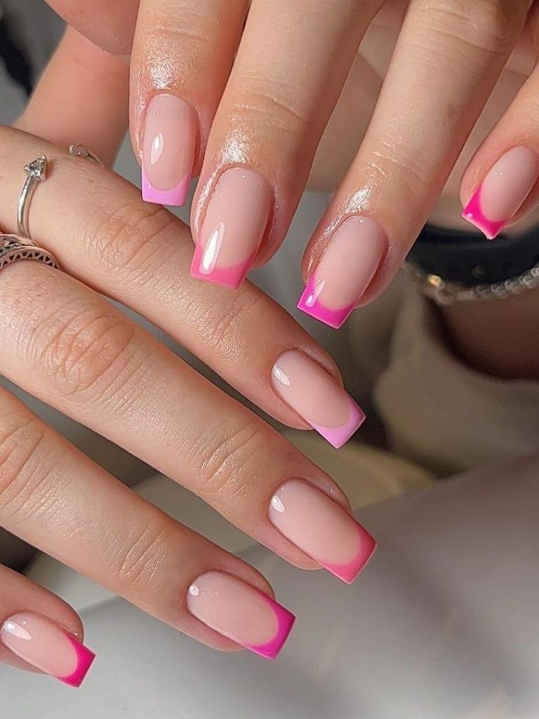 French manicure fucsia con glitter