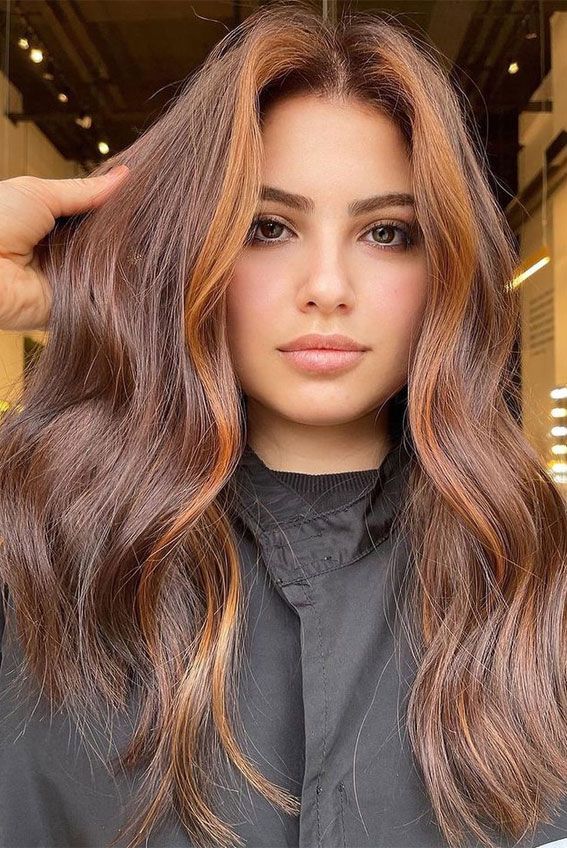 Capelli castano moka con balayage miele