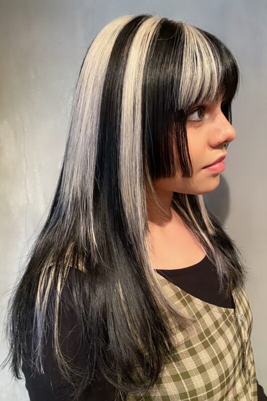 Capelli neri e biondi con tecnica color block