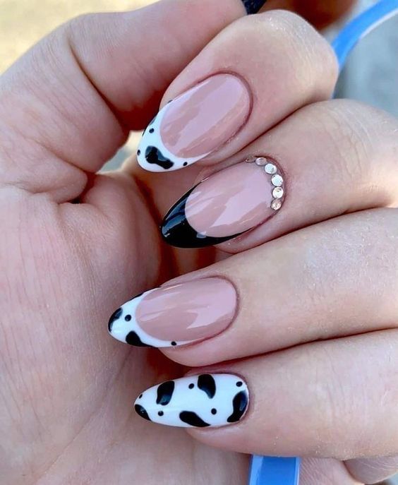 Unghie con stampe cow print color pastello