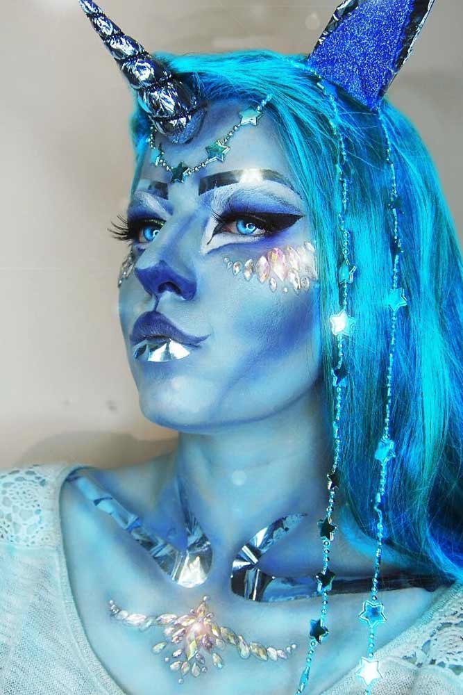 Fairy makeup con tonalità blues metallizzate e cristalli